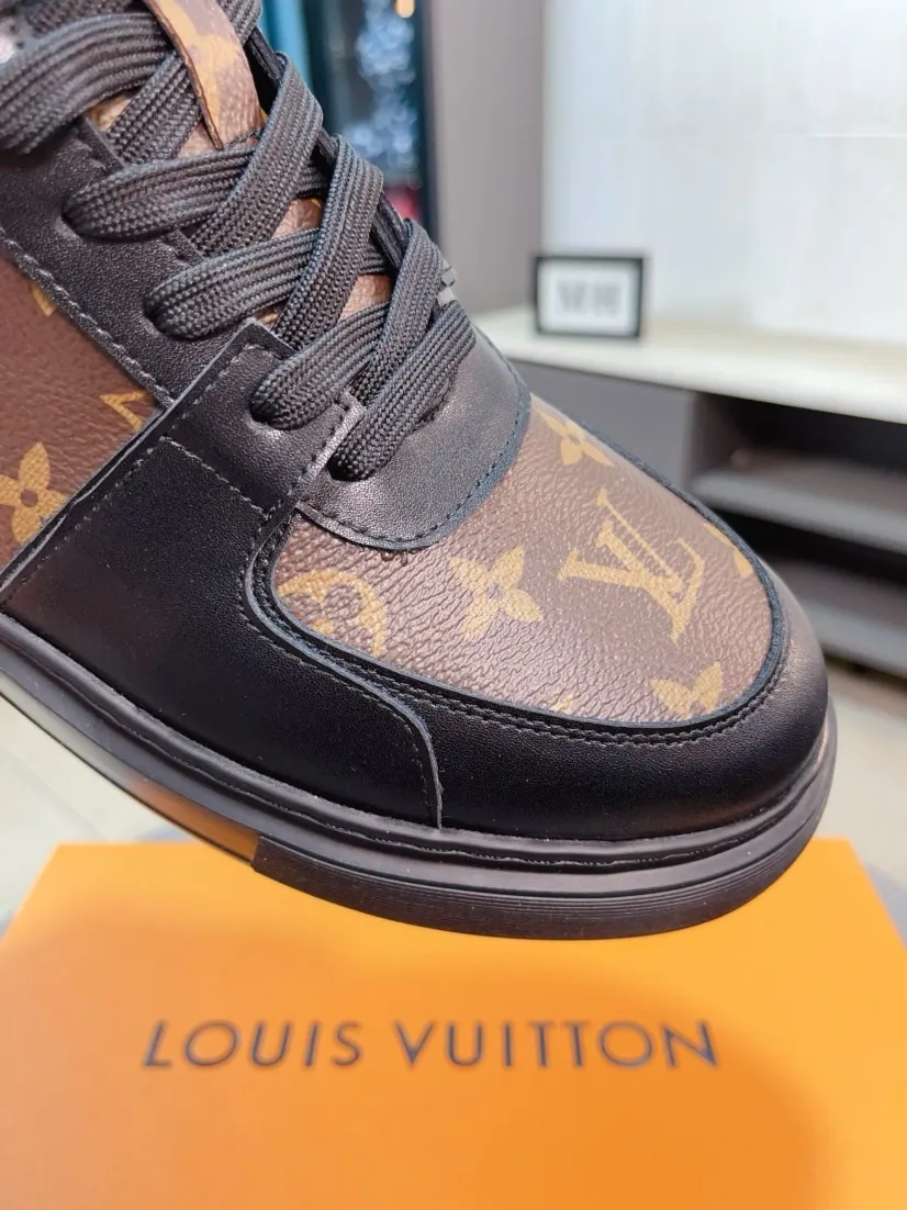 Ex-factory price 438🌹🌹【LOUIS VUITTON】Same style on Louis Vuitton* official website🚹Men's high-top casual shoes❤️Same style as popular celebrities and big names ~ Best-selling at home and abroad Lv focuses on the checkerboard series...Imported first-layer cowhide with special fabrics➕Full sheepskin lining➕Brand-specific hollow outsole💎Produced by OEM The highest version🔍🔍Number of codes: 38-44,